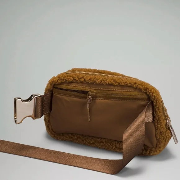 Lululemon Fleece Everywhere Belt Bag - Picture 3 of 9